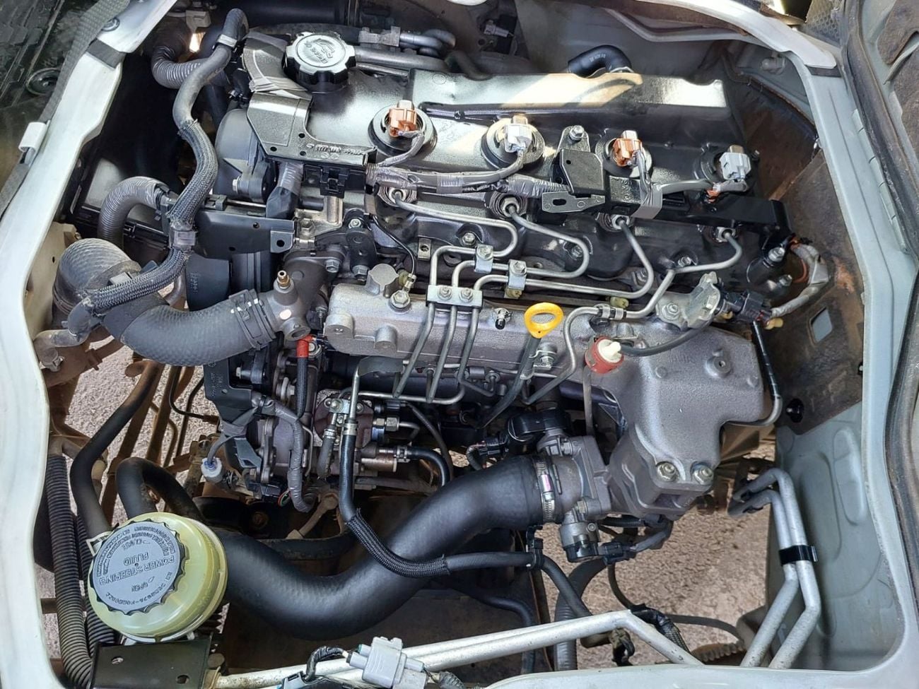 Toyota Hiace (RAMADAN OFFER) TOYOTA HIACE COMMUTER VAN RHD 2018 MODEL 2.5 L DIESEL MANUAL(PM73780)