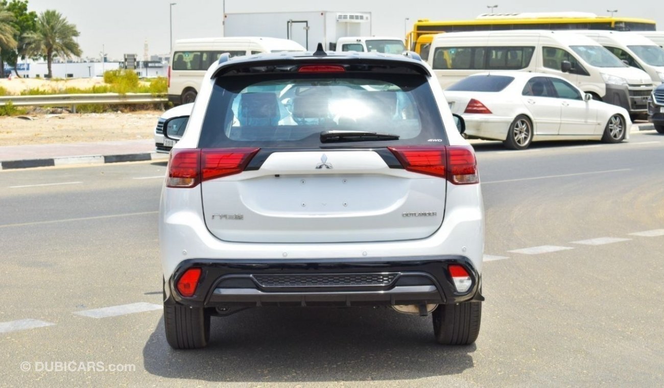 ميتسوبيشي آوتلاندر Brand New Mitsubishi Outlander  Black Edition 4WD Petrol | 2022 | White/Black |