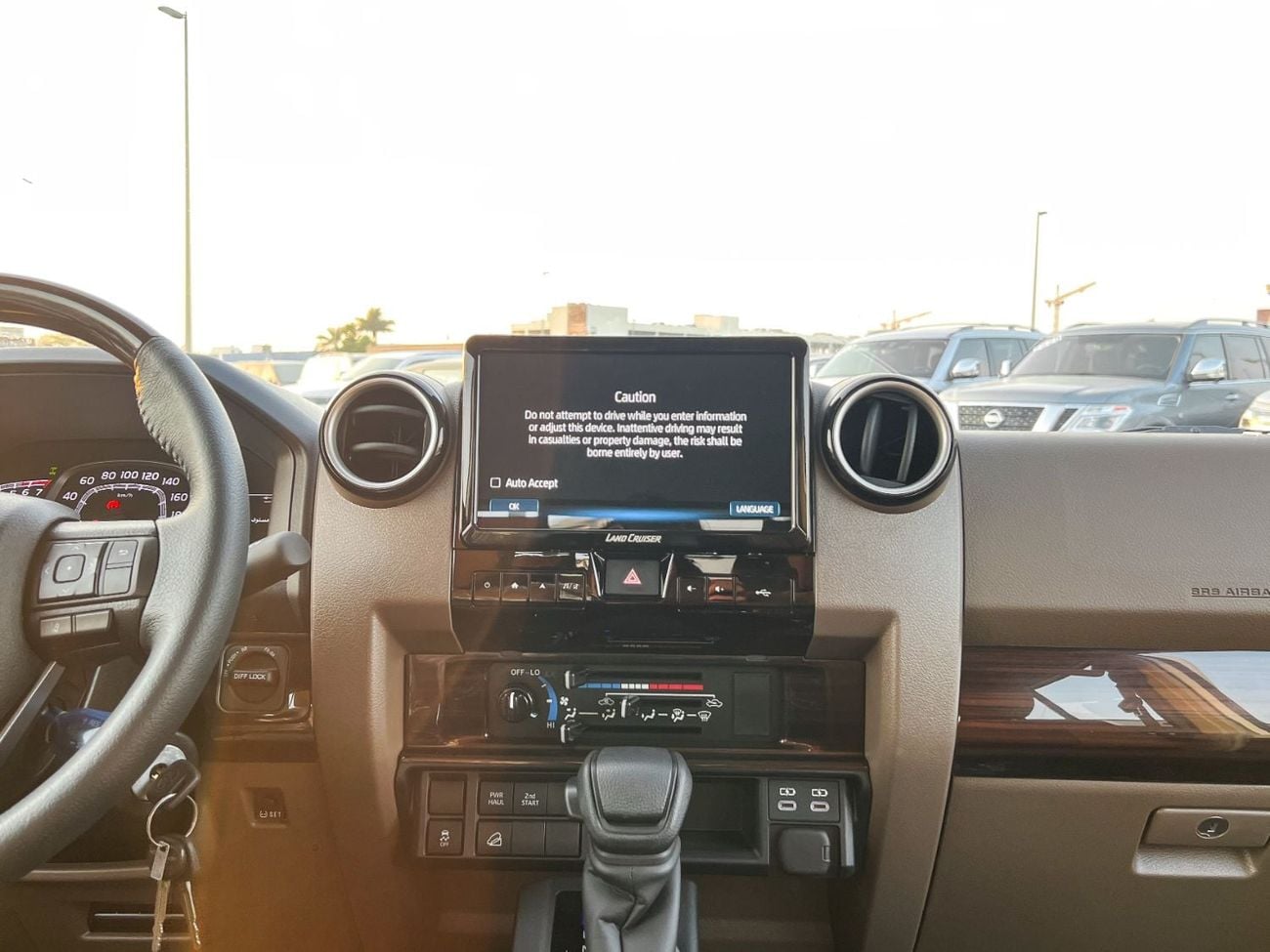 تويوتا لاند كروزر بيك آب 2026 Toyota Land Cruiser LC79 Double Cab LX-Z AT تويوتا لاند كروزر LC79 موديل 2026، كابينة مزدوجة LX-Z، ناقل حركة أوتوماتيكي - للتصدير فقط