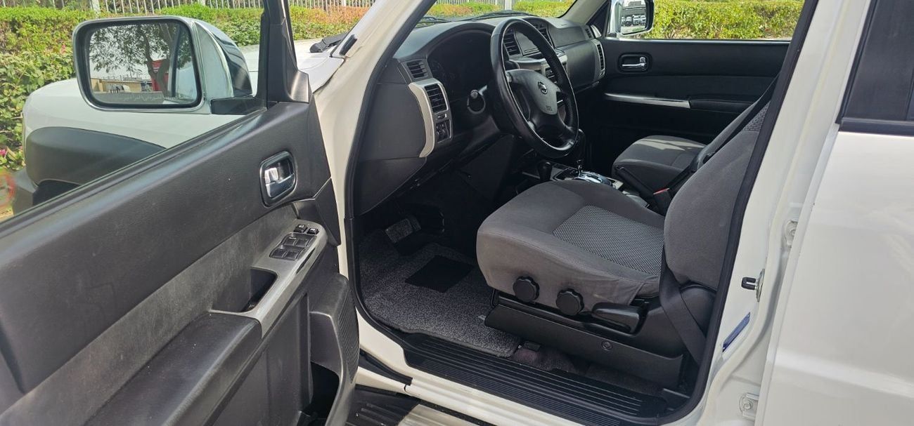 نيسان باترول سفاري GL 4.8L A/T (9 Seater)