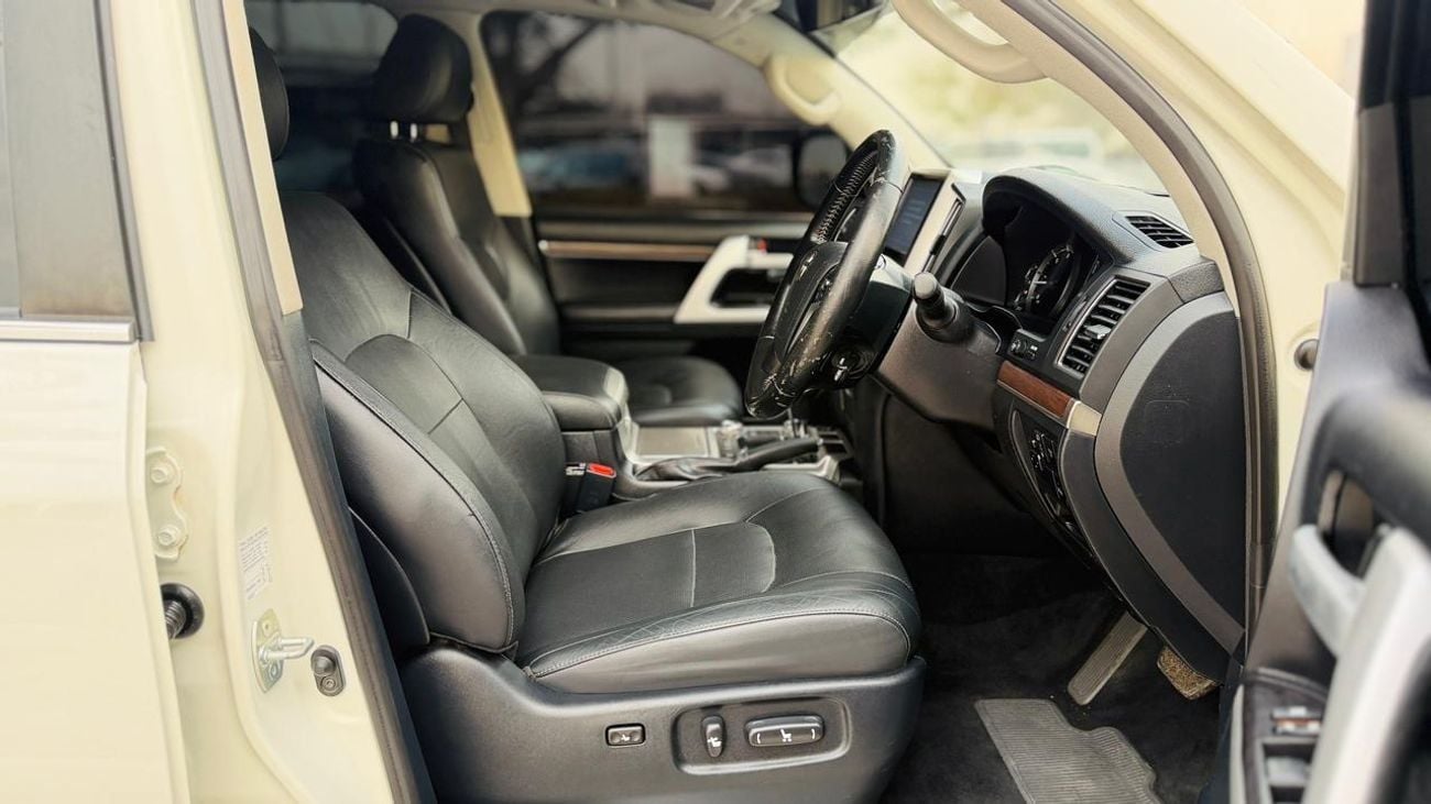 تويوتا لاند كروزر -