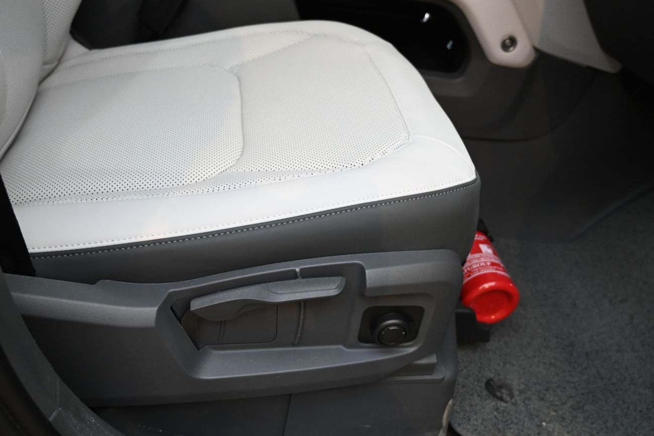 Land Rover Defender P300 110 S 2.0L (5 Seater) Land Rover Defender S P300 V4 110 GCC