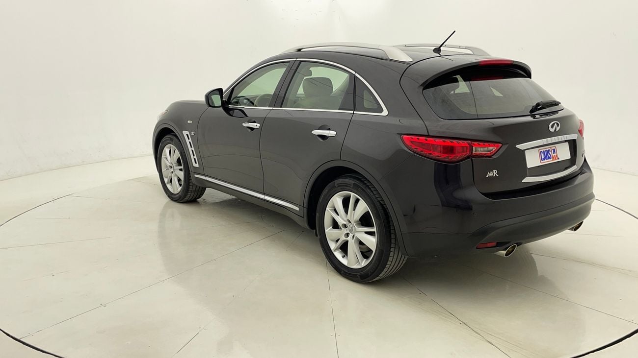 إنفينيتي QX70 LUXURY 3.7 | بدون دفعة مقدمة | اختبار القيادة في المنزل