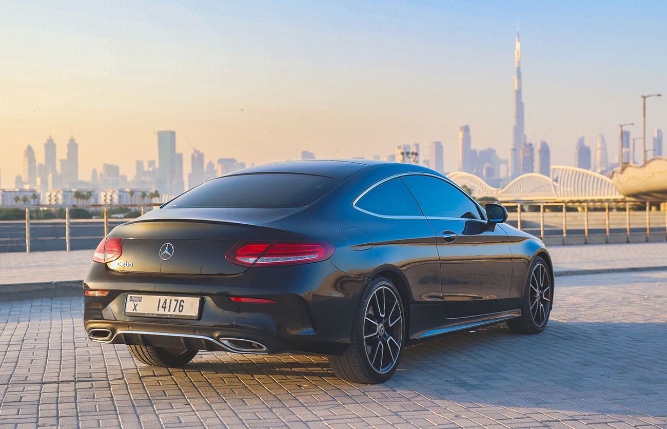 Mercedes-Benz C 200 Benz 2022 very clean car outside and inside