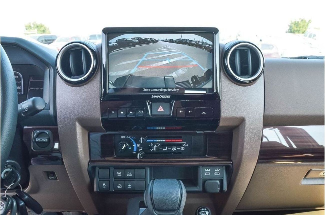 Toyota Land Cruiser 70 TOYOTA LAND CRUISER 76 4.0L V6 4WD 5DOOR SUV 2025