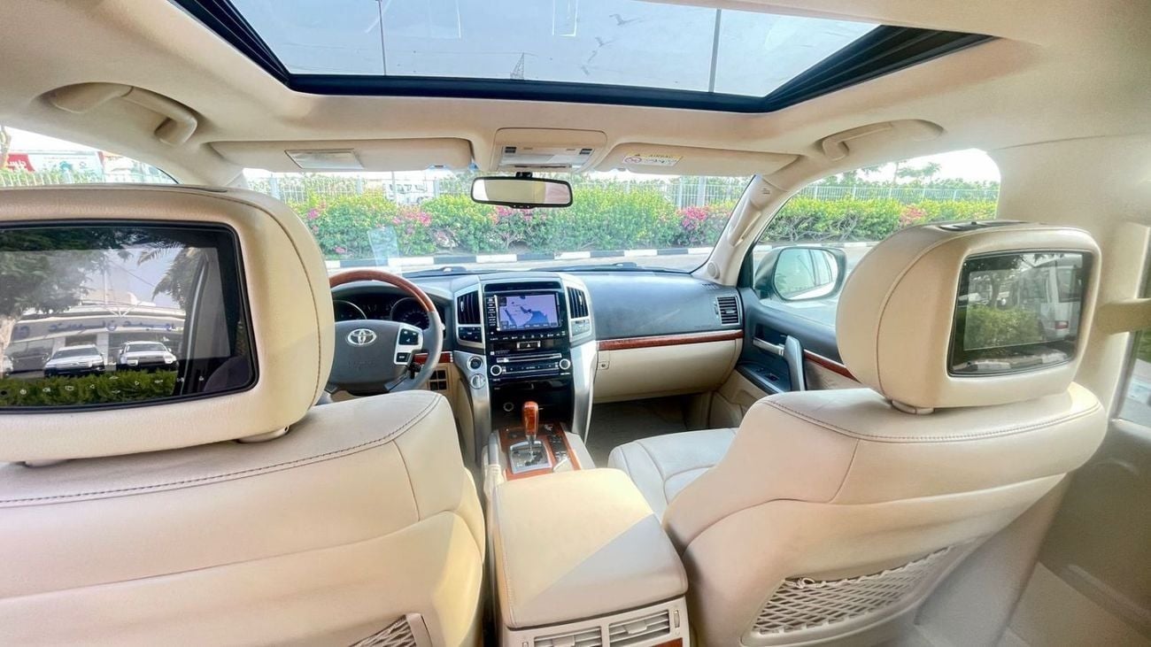 تويوتا لاند كروزر VXR 5.7L AWD