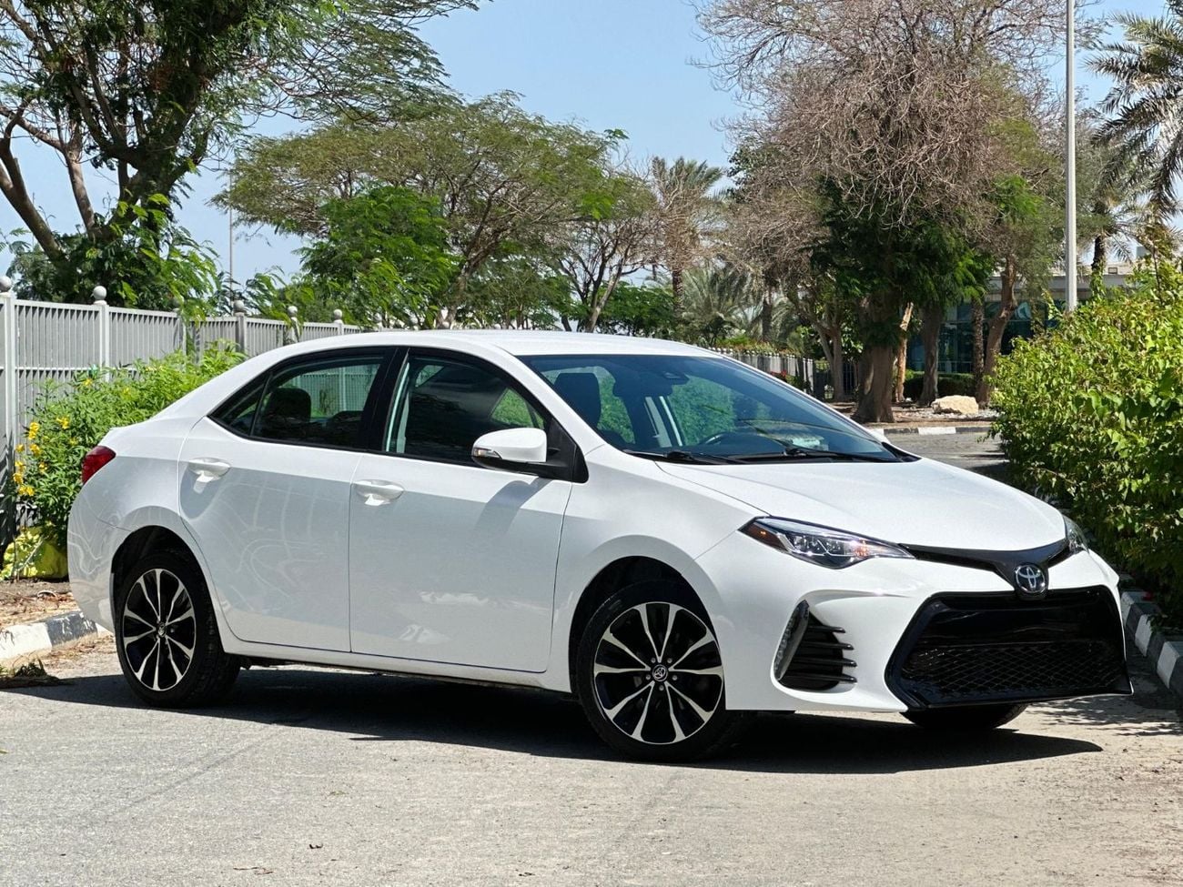 تويوتا كورولا Year: 2017  SE Engine: 1.8L V4 UAE Pass