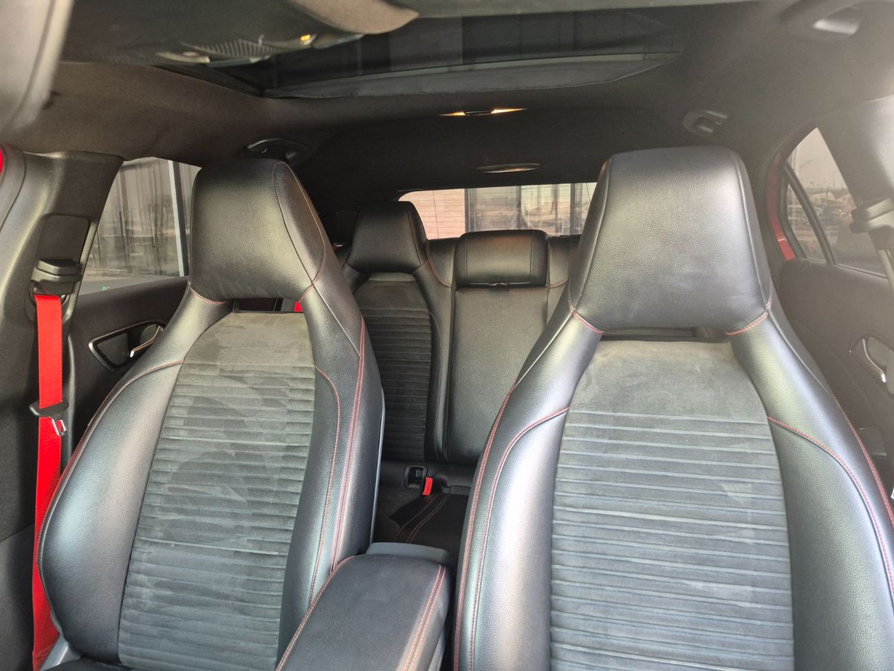 مرسيدس بنز CLA 45 AMG Std 2.0L