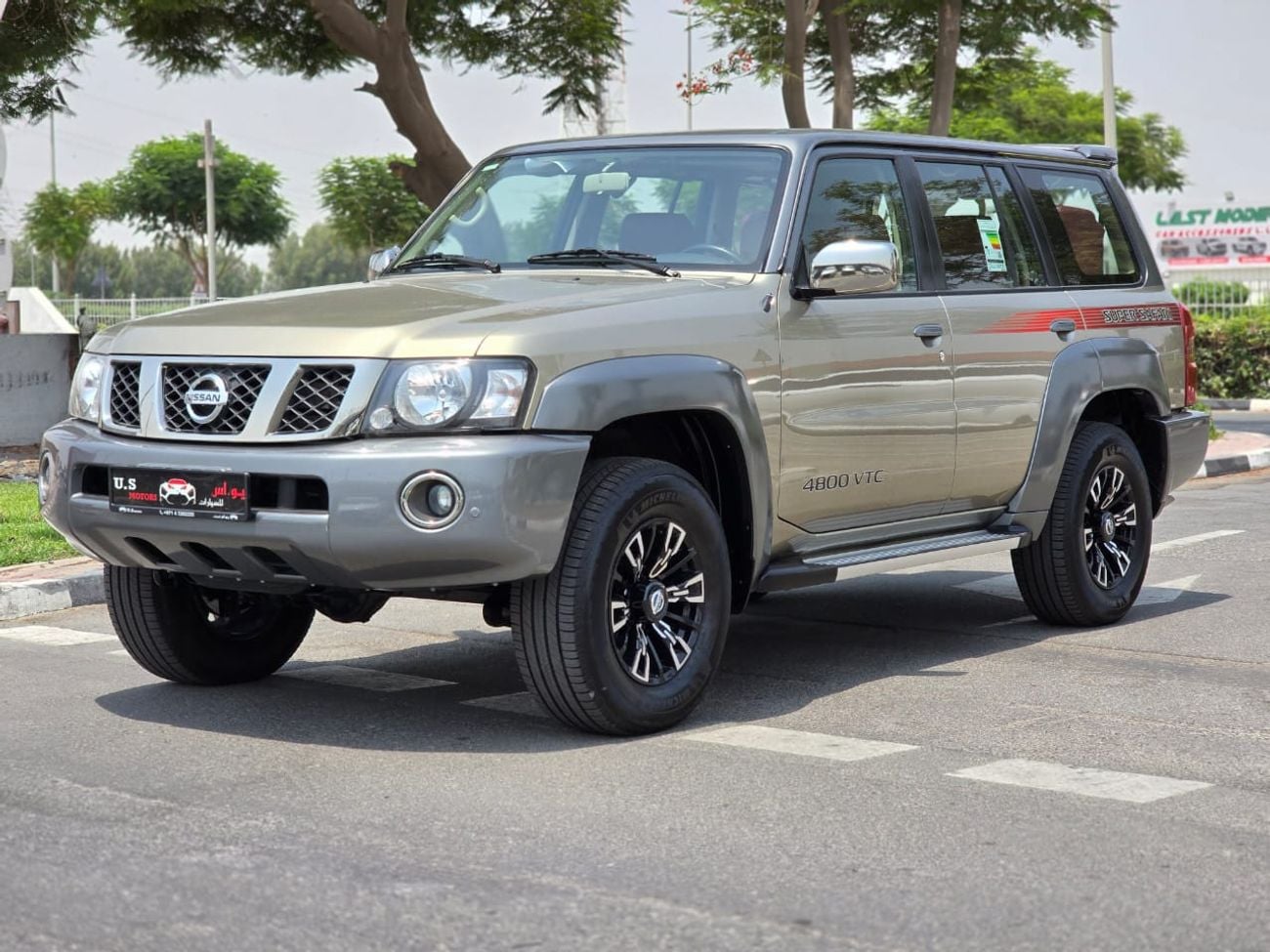 Nissan Patrol SUPER SAFARI 2023 GCC WITH AGENCY WARRANTY & SERVICE CONTRACT IN MINT CONDITION
