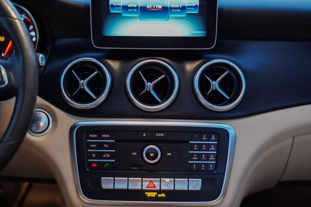 Mercedes-Benz CLA 250 4MATIC