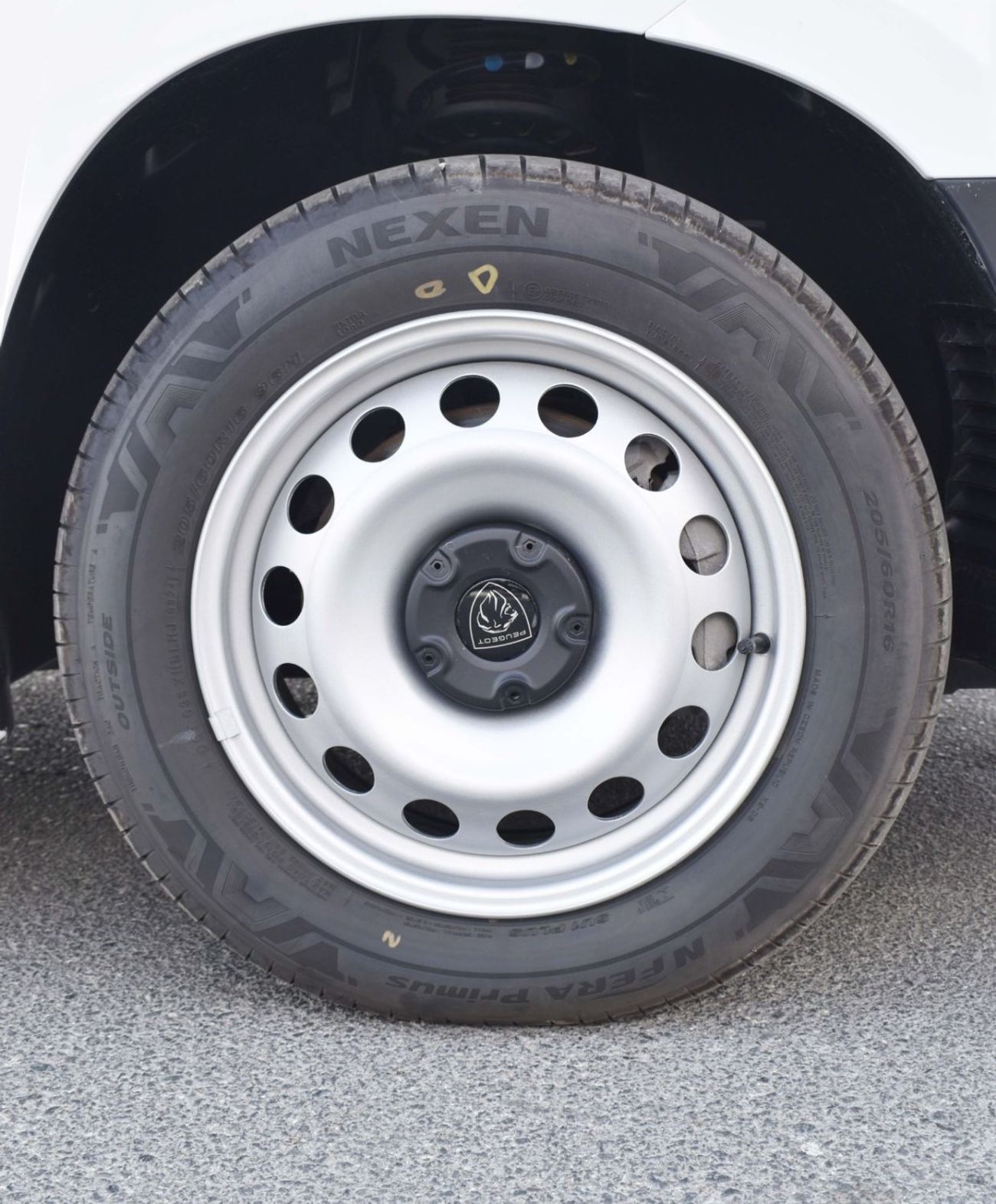 بيجو بارتنر Peugeot Partner  Van 1.6L M/T, petrol- 2025