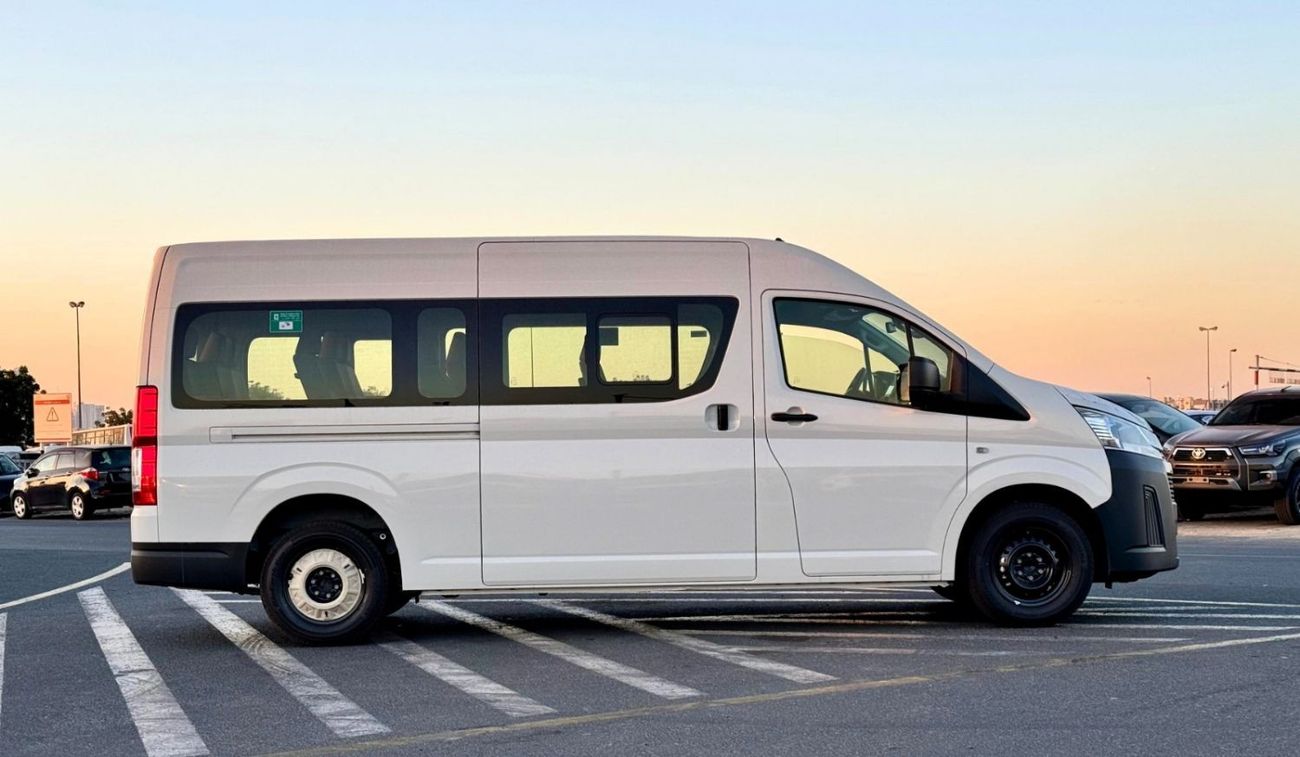 Toyota Hiace Commuter Standard 2.8L DIESEL