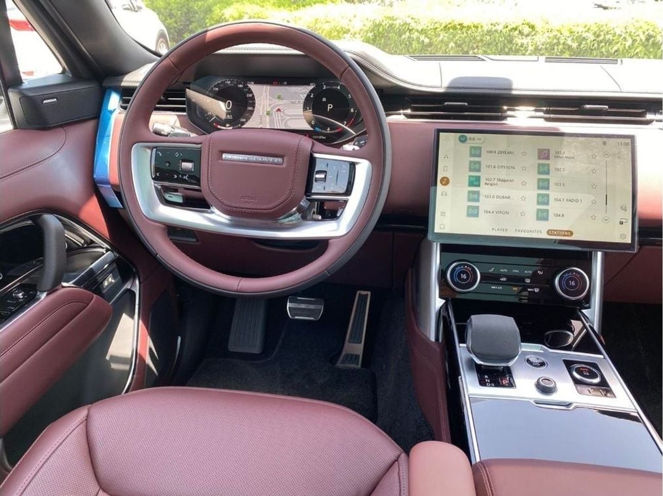 لاند روفر رينج روفر GCC SPEC UNDER WARRANTY AND SERVICE CONTRACT