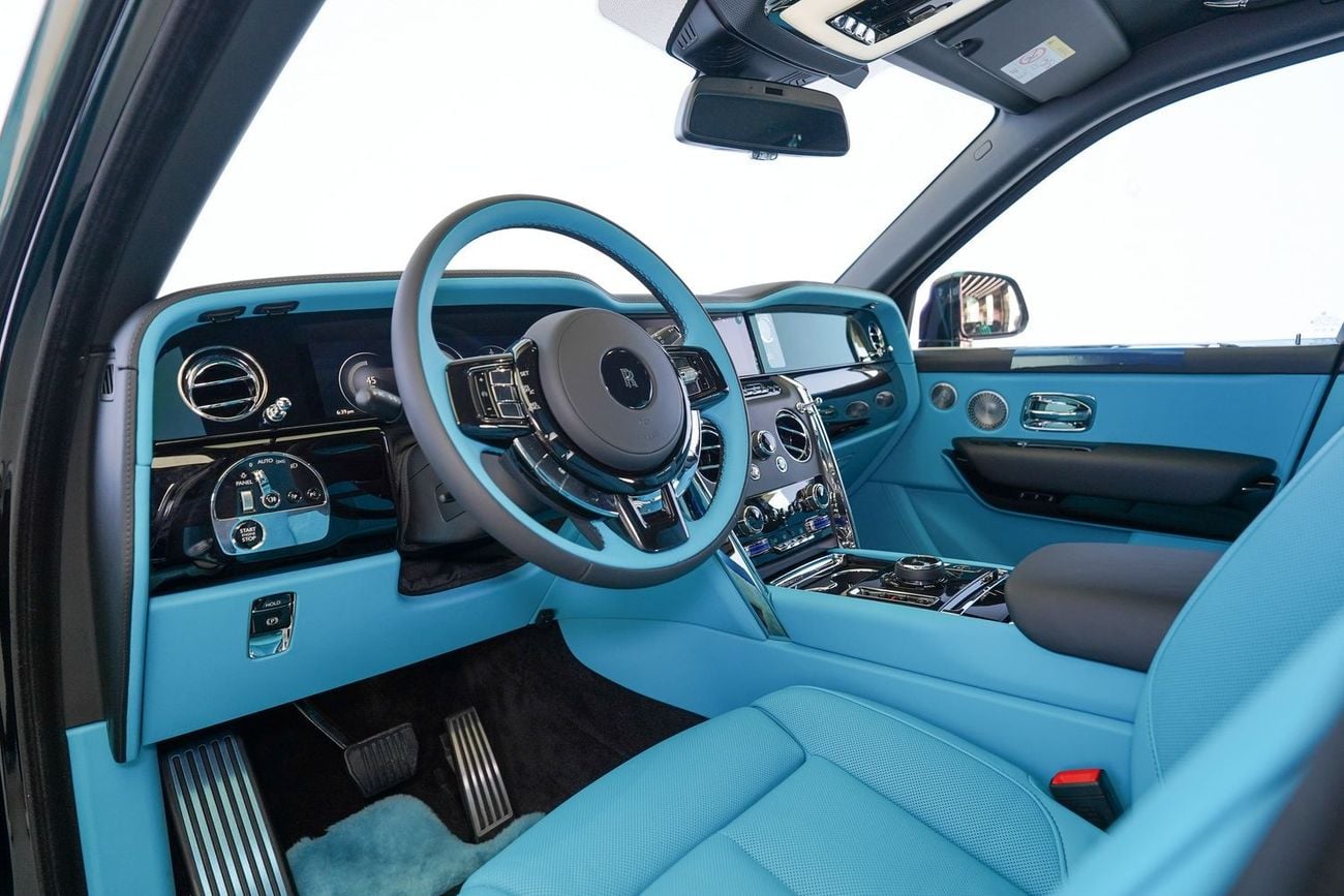 Rolls-Royce Cullinan SILVER BADGE