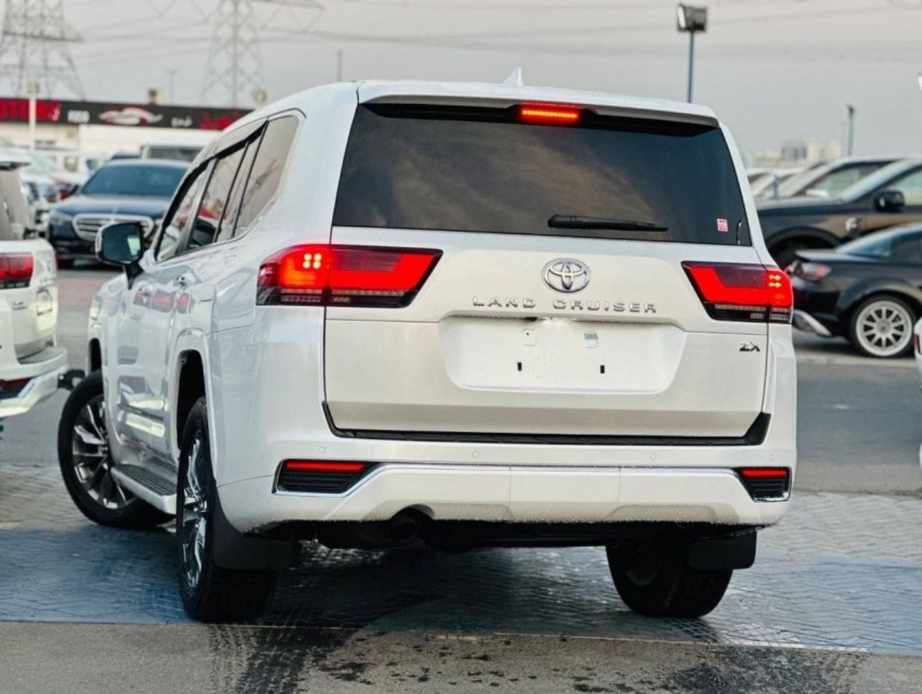 تويوتا لاند كروزر LC300 RIGHT HAND DRIVE