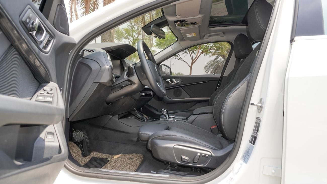 BMW 120i 2024!! LOW MILEAGE!! THREE YEARS WARRANTY