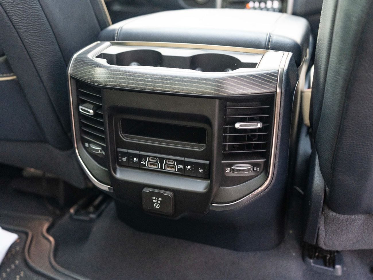 رام 1500 Limited 5.7L (6 Seater)