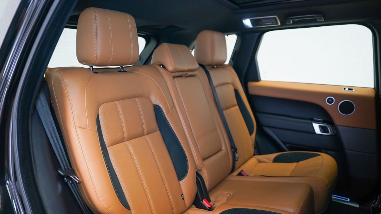 Land Rover Range Rover UAE's Very Best Example | 2 Years Free Servicing | AED 4,360 Per Month