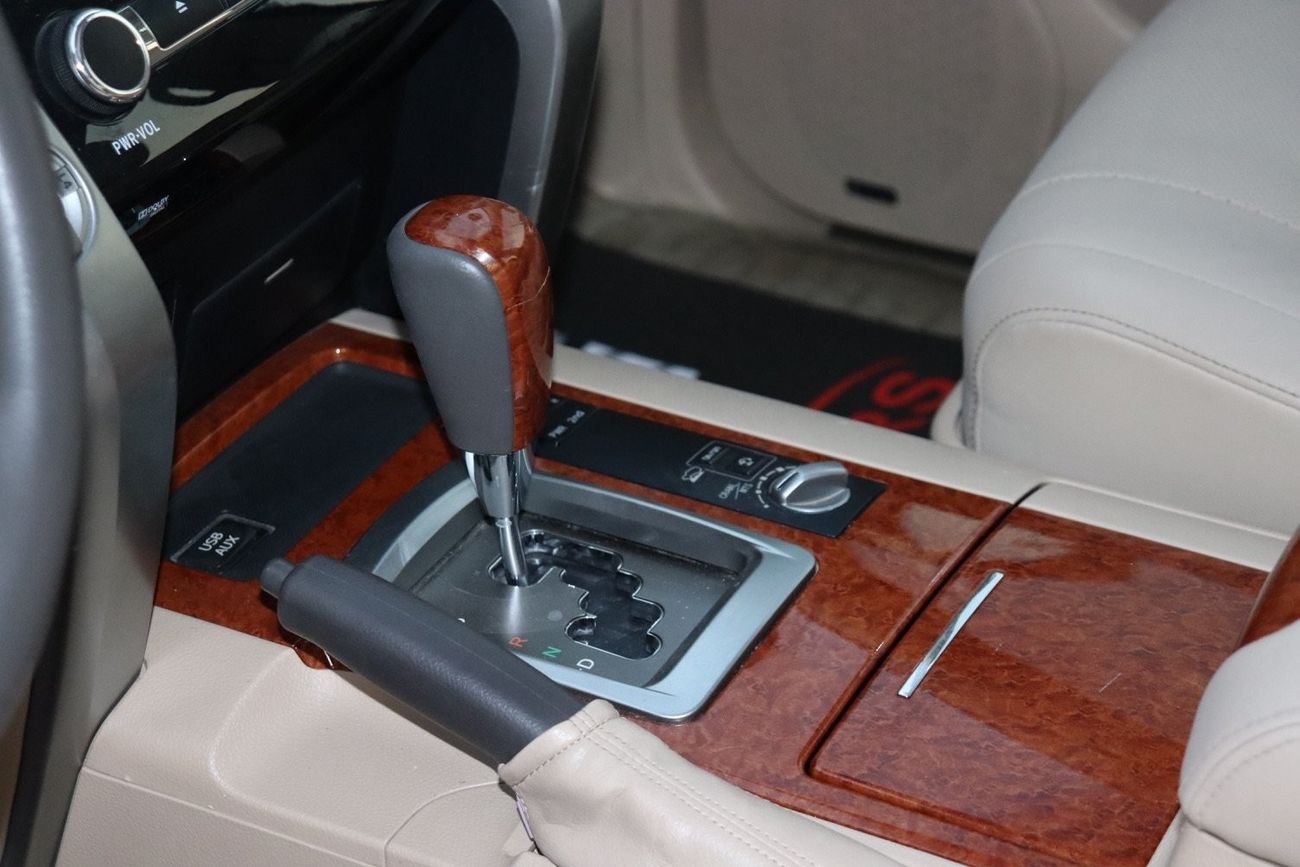 تويوتا لاند كروزر VXR