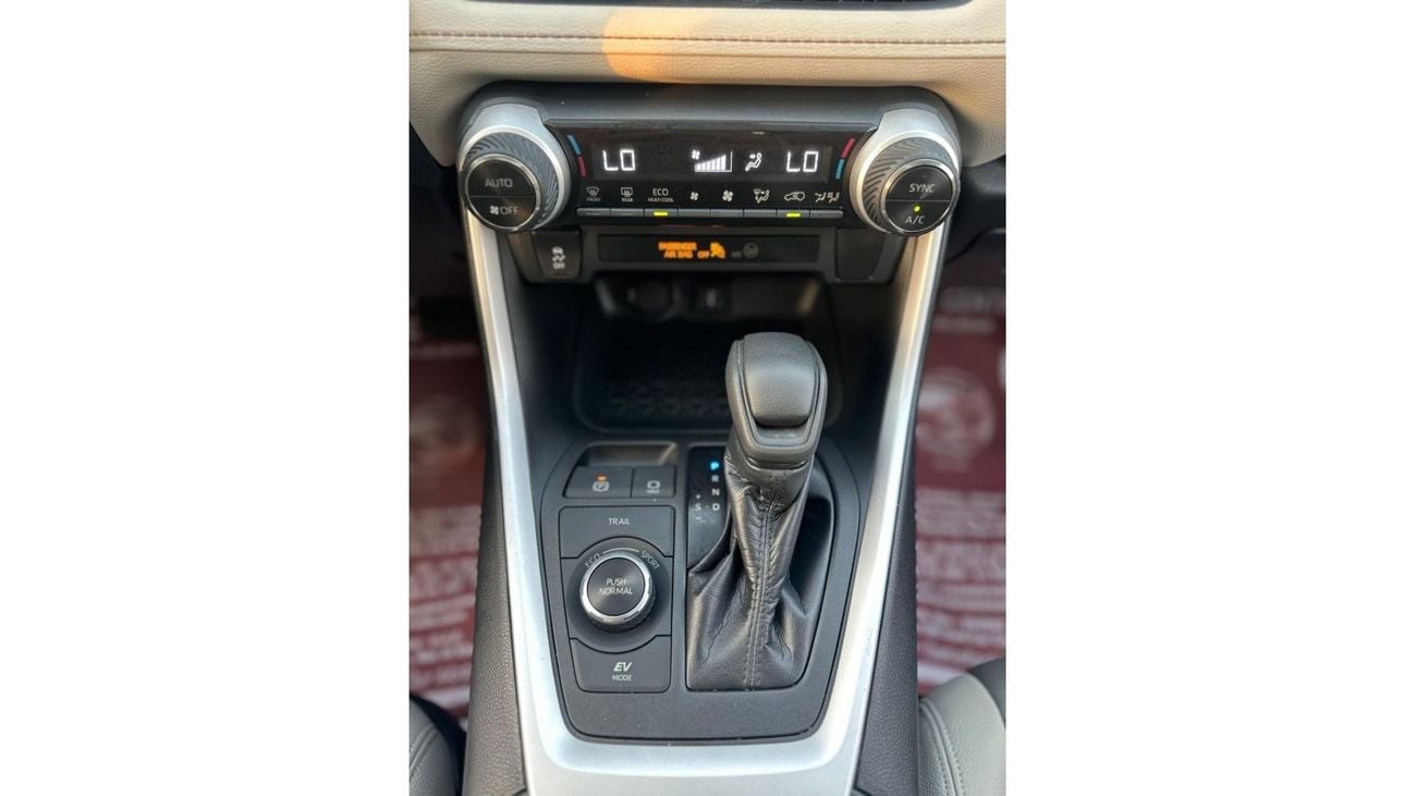 Toyota RAV4 TOYOTA RAV4 XLE HYBRID 2021