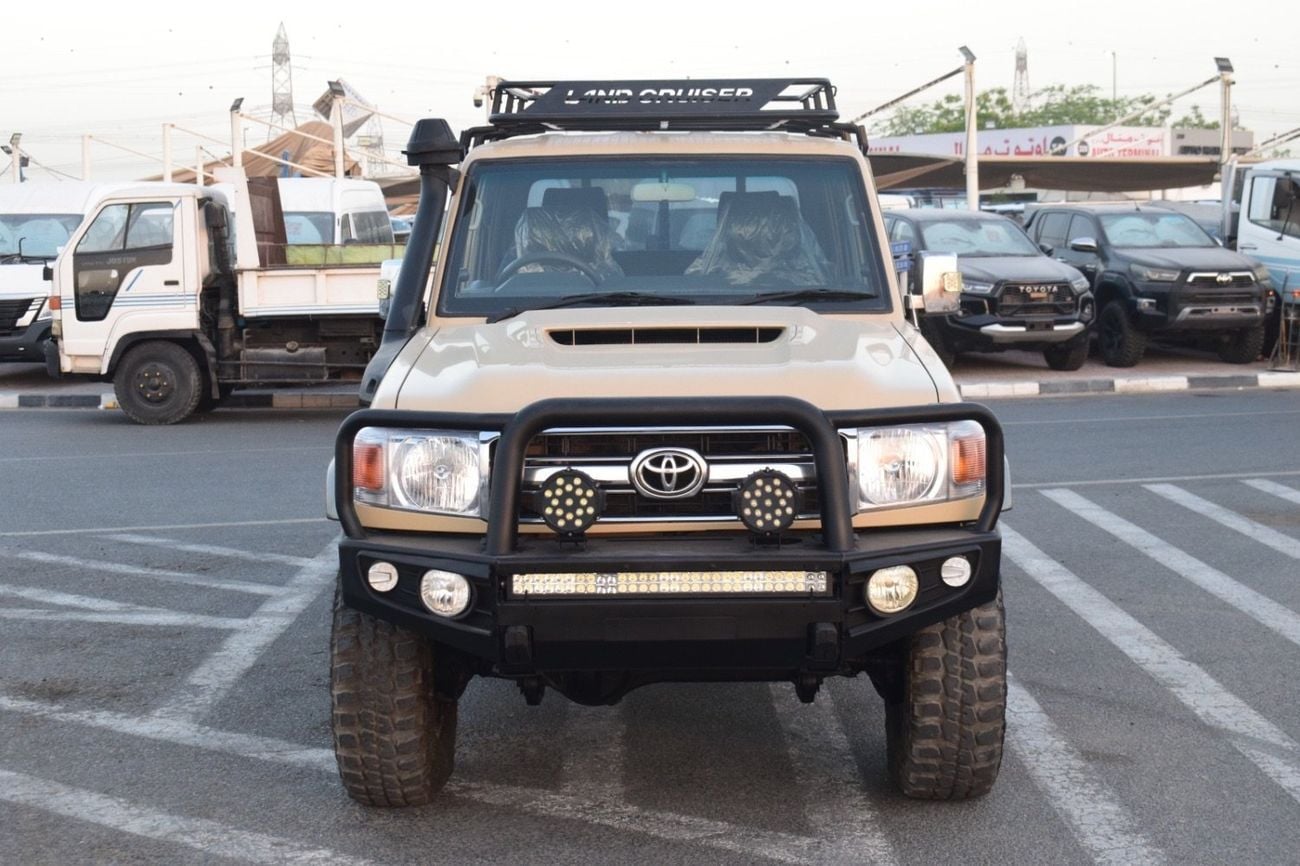 تويوتا لاند كروزر بيك آب Double Cabin 4.5L