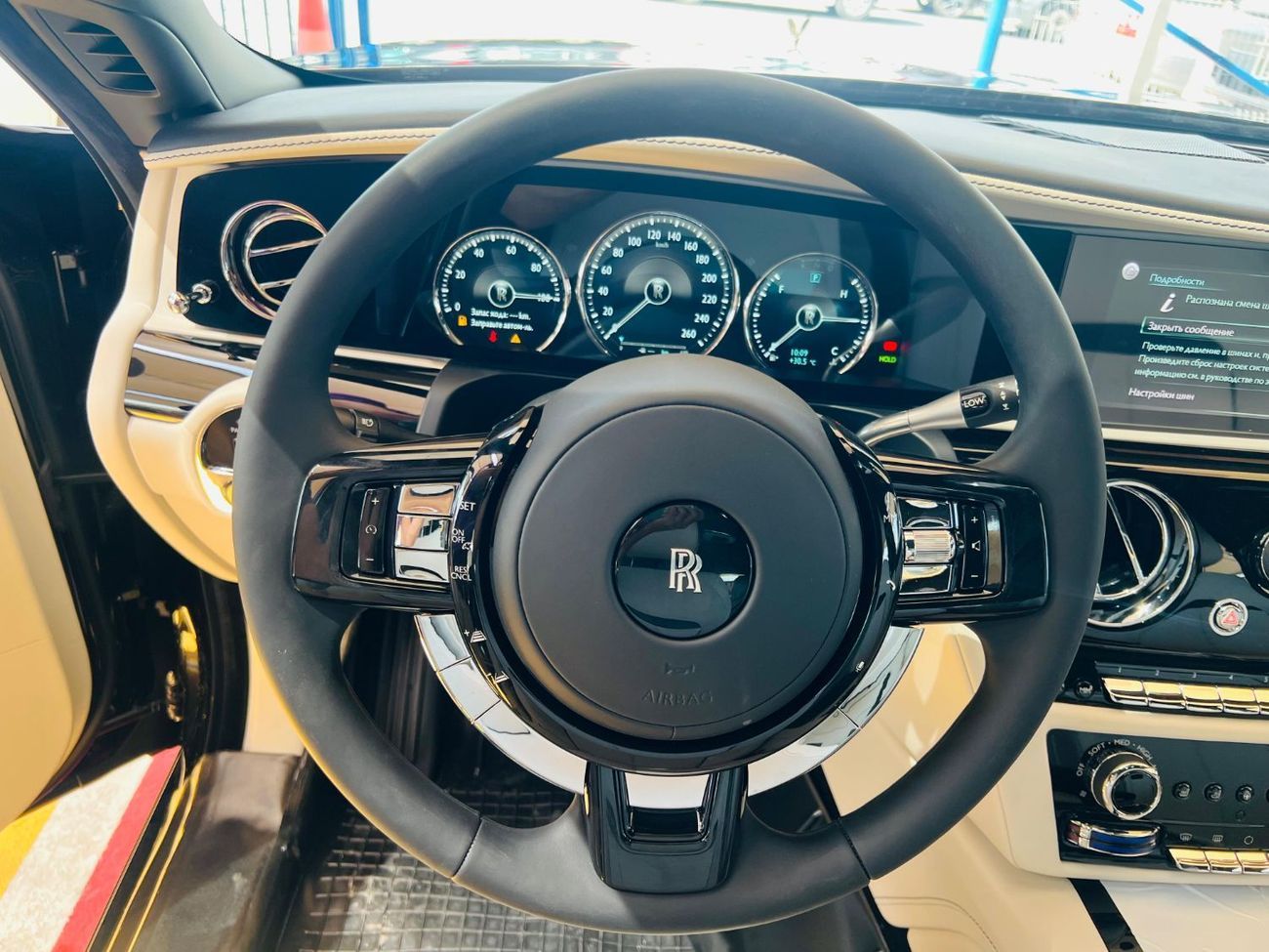 رولز رويس جوست ROLLS-ROYCE GHOST