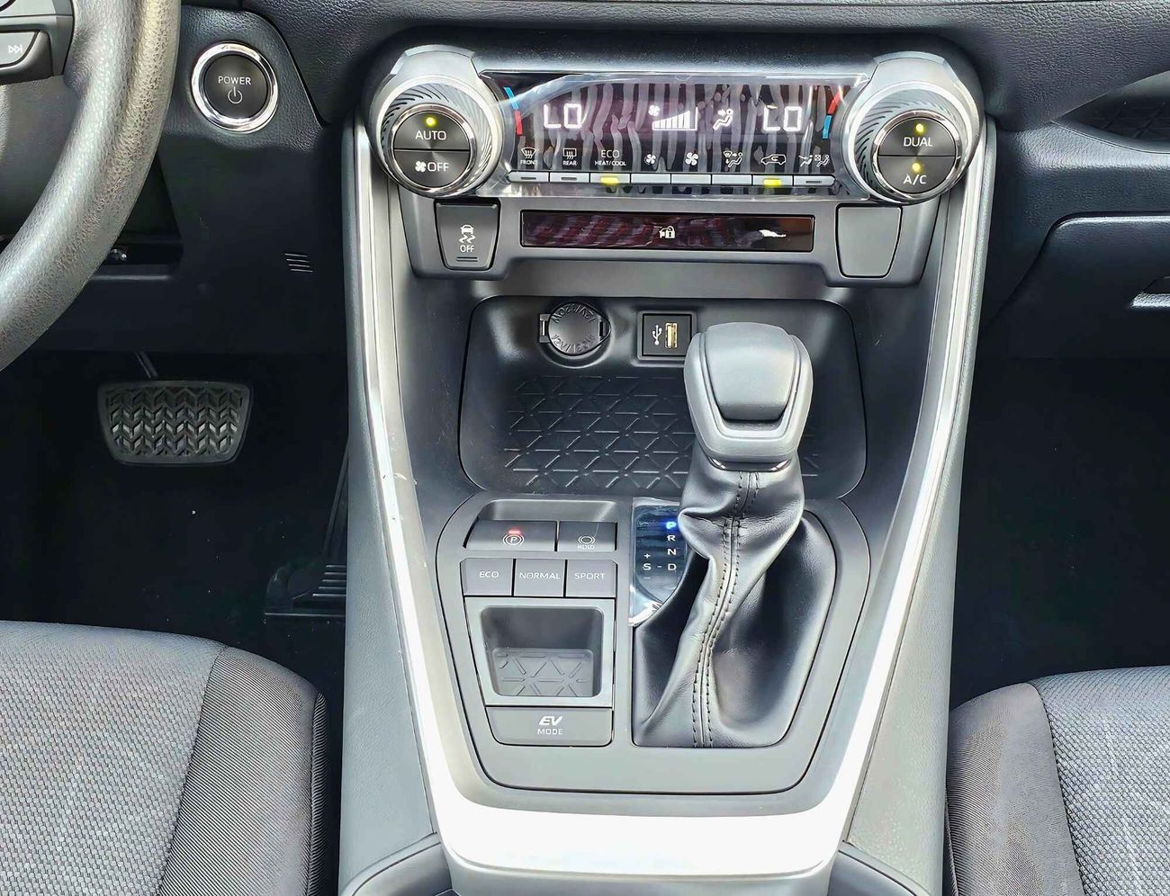 Toyota RAV4 ELITE, 2.5L Hybrid, Power Seat With 360* Cam / Sunroof (CODE #  68057)