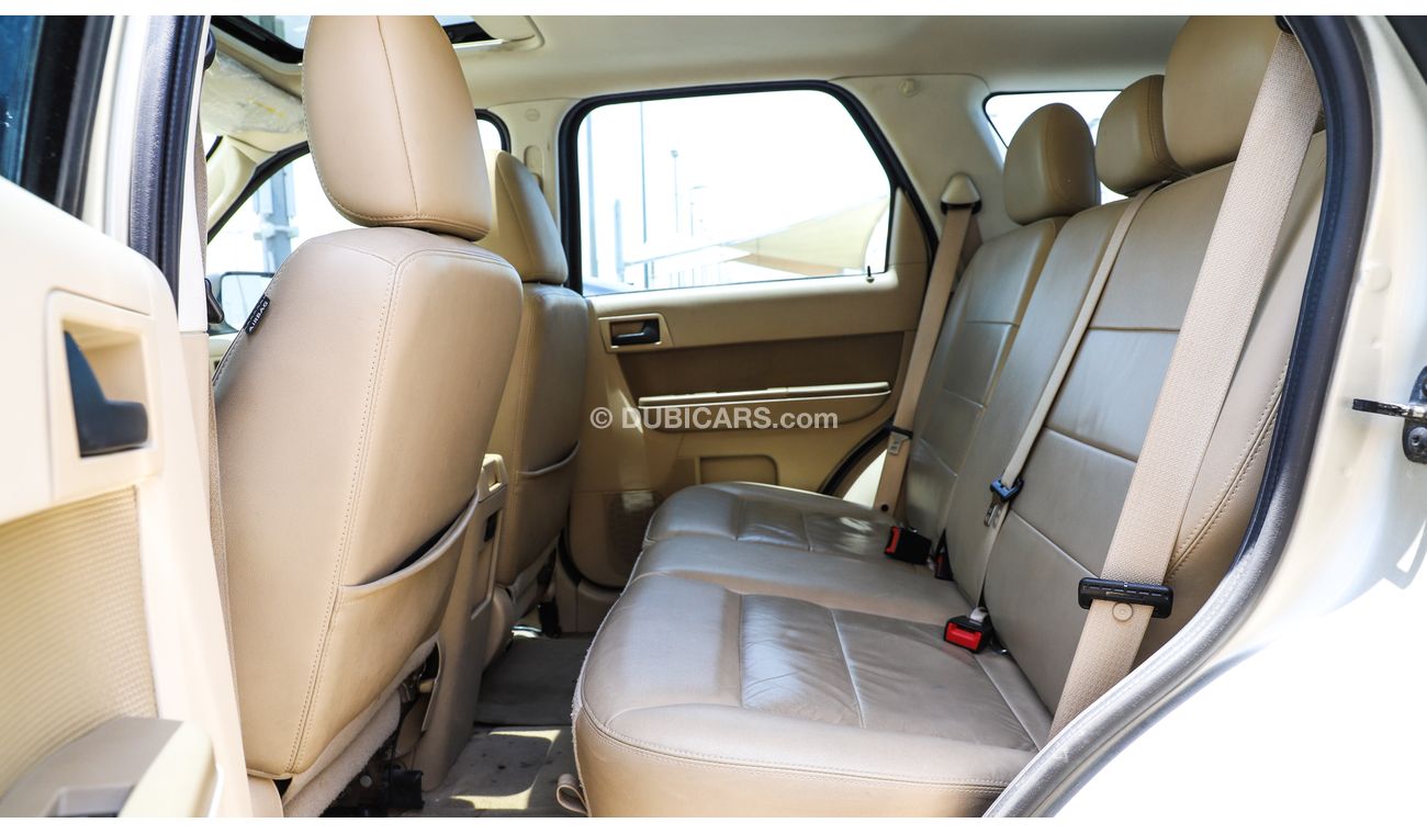 Used Ford Escape XLT 2012 for sale in Sharjah - 427373