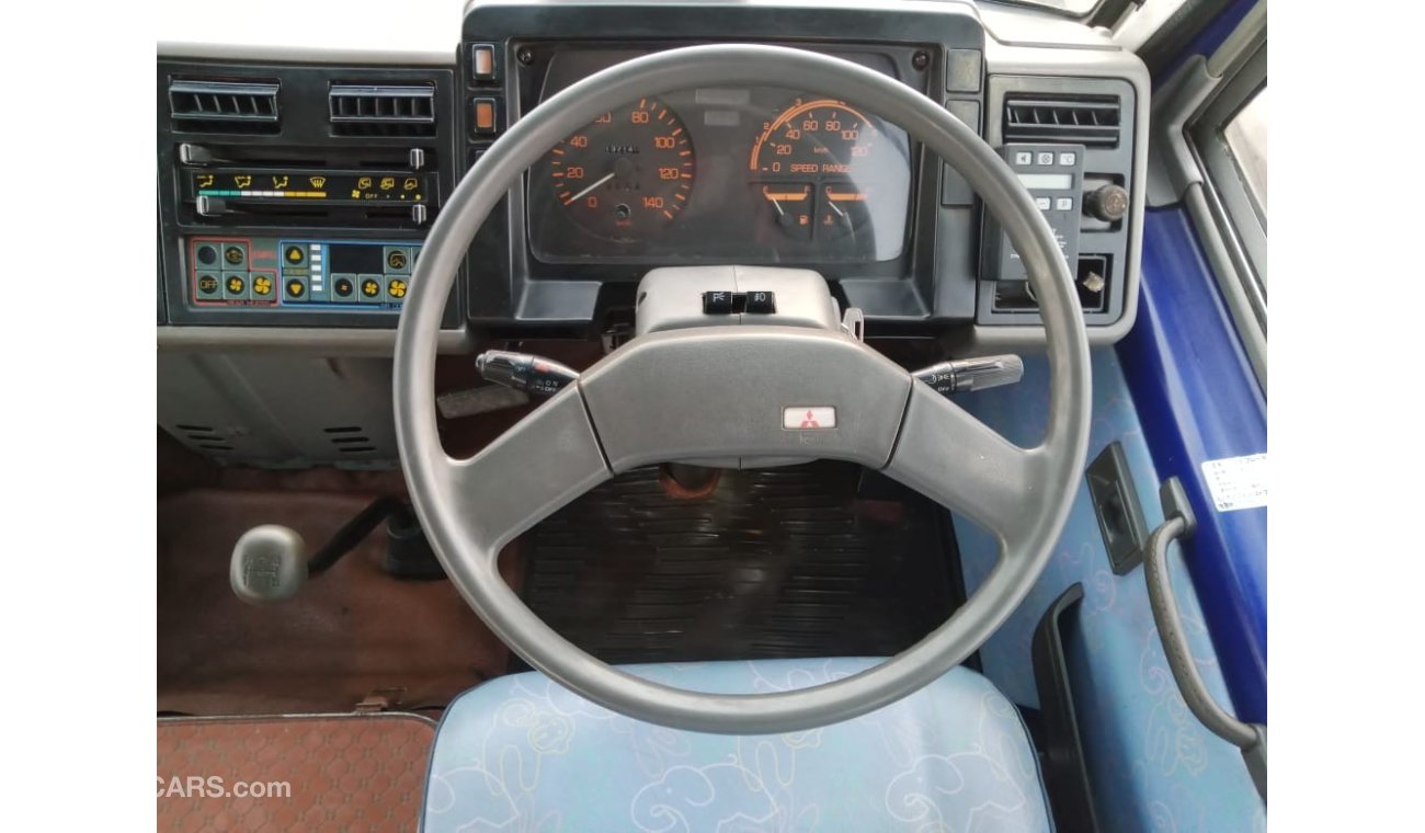 Mitsubishi Rosa MITSUBISHI ROSA BUS RIGHT HAND DRIVE (PM1064)