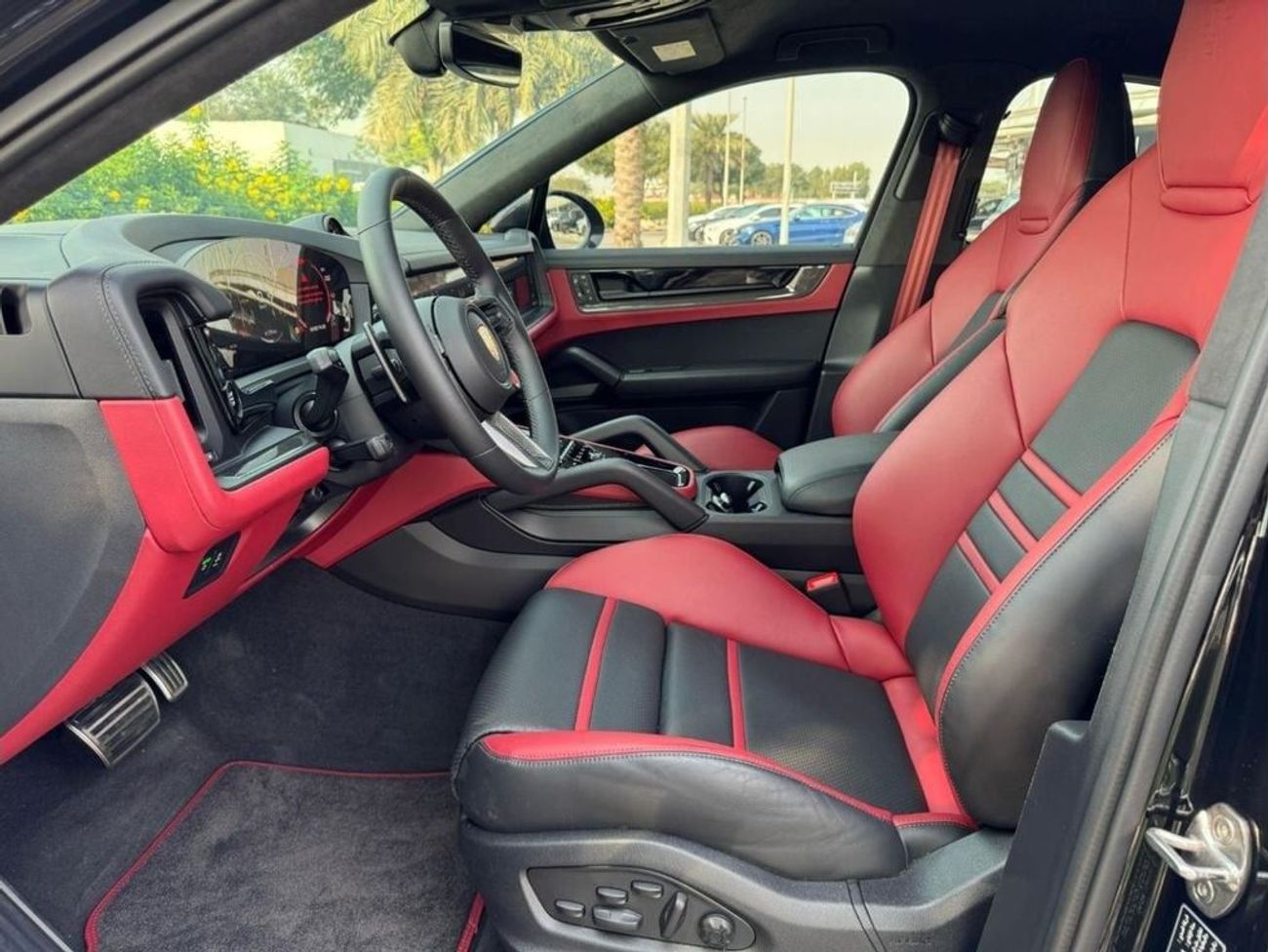 Porsche Cayenne GCC SPEC UNDER WARRANTY NEAT AND CLEAN