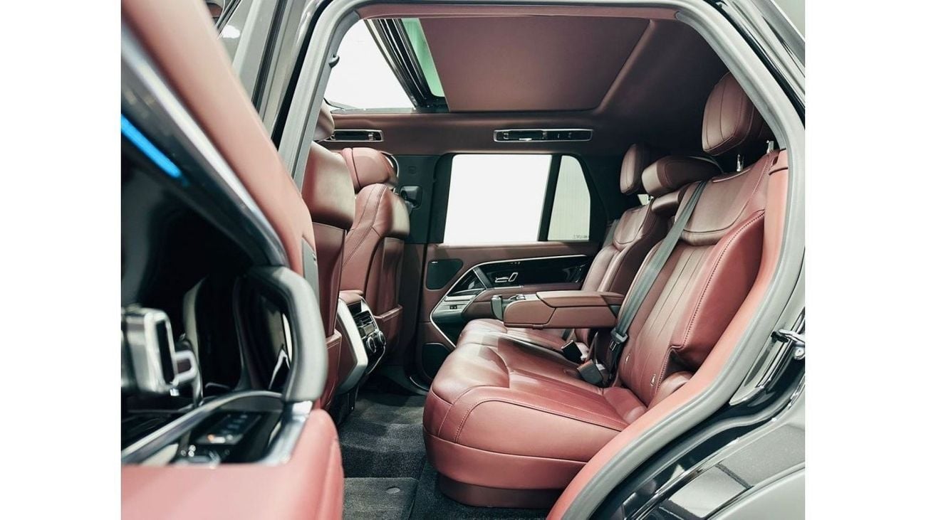 لاند روفر رينج روفر 2023 Range Rover Vogue P530 HSE, Oct 2028 Range Rover Warranty + Service Pack, Full Options, GCC
