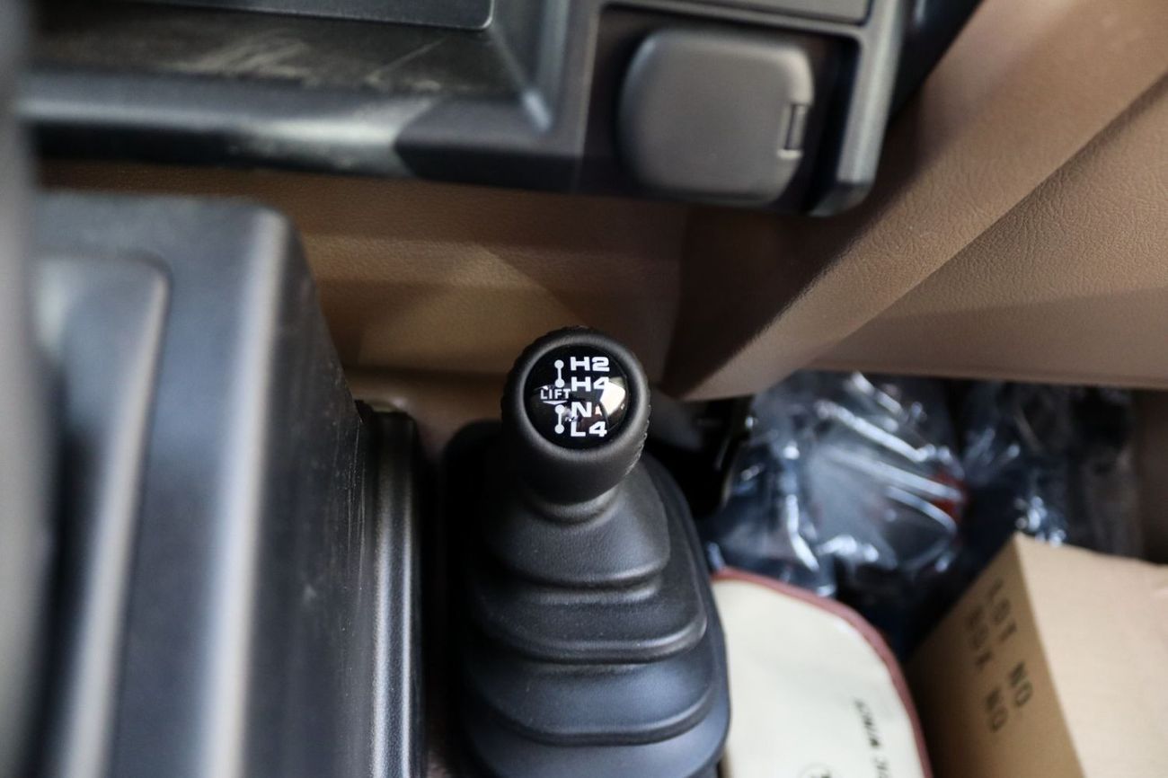 Toyota Land Cruiser Pick Up 2025 LAND CRUISER GRJ 79 4.0 V6 FULL **التصدير فقط خارج الخليج*****EXPORT ONLY