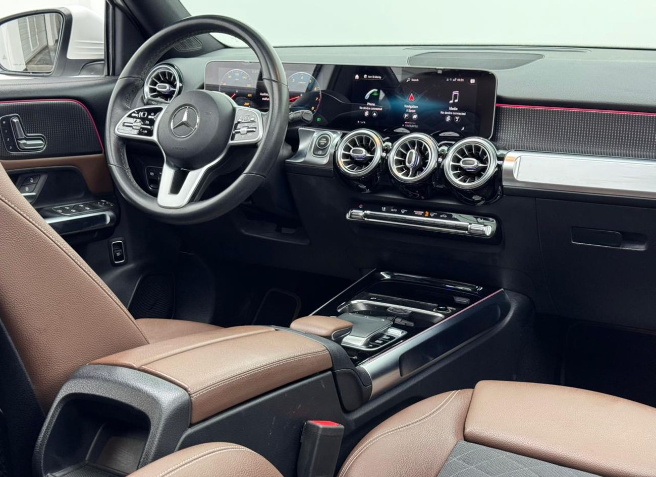 Mercedes-Benz GLB 250 4MATIC 2.0L 2020 Mercedes-Benz GLB 250 AMG 4MATIC, Mercedes Service History, 1 Year Warranty, GCC