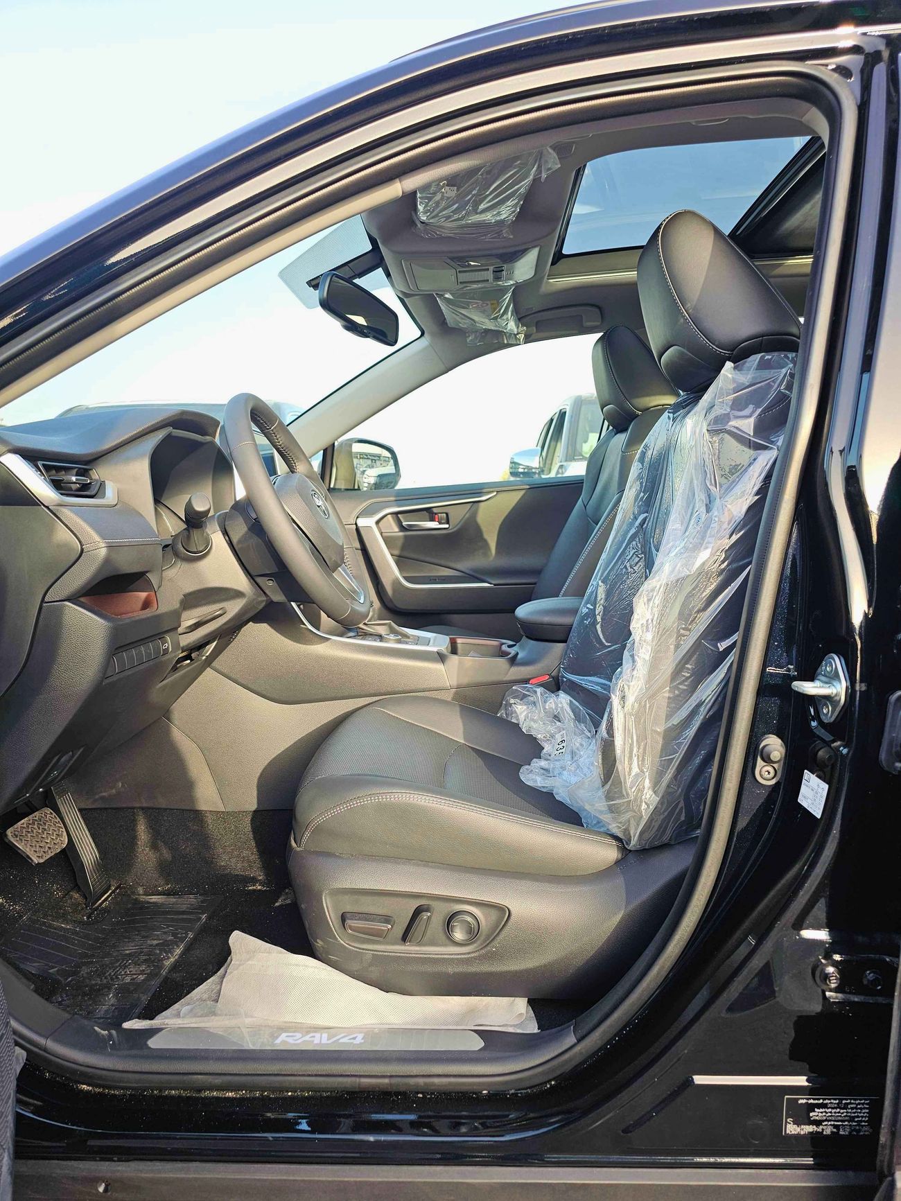 تويوتا راف ٤ EURO 6 / Full Option / 2.5L Hybrid With Panoramic Roof / 4WD CODE # RAVHH