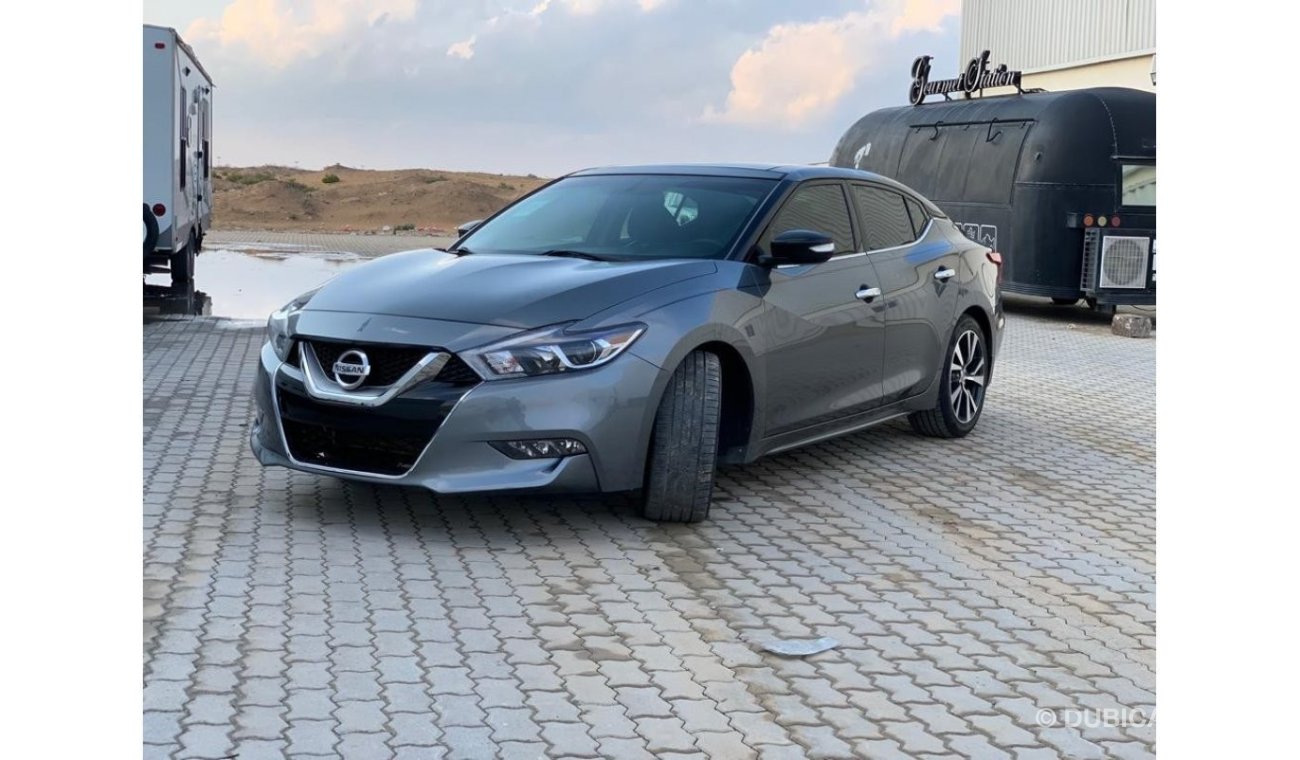 Nissan Maxima SR 2017 model, imported from America, 6 cylinder, mileage 121000 km