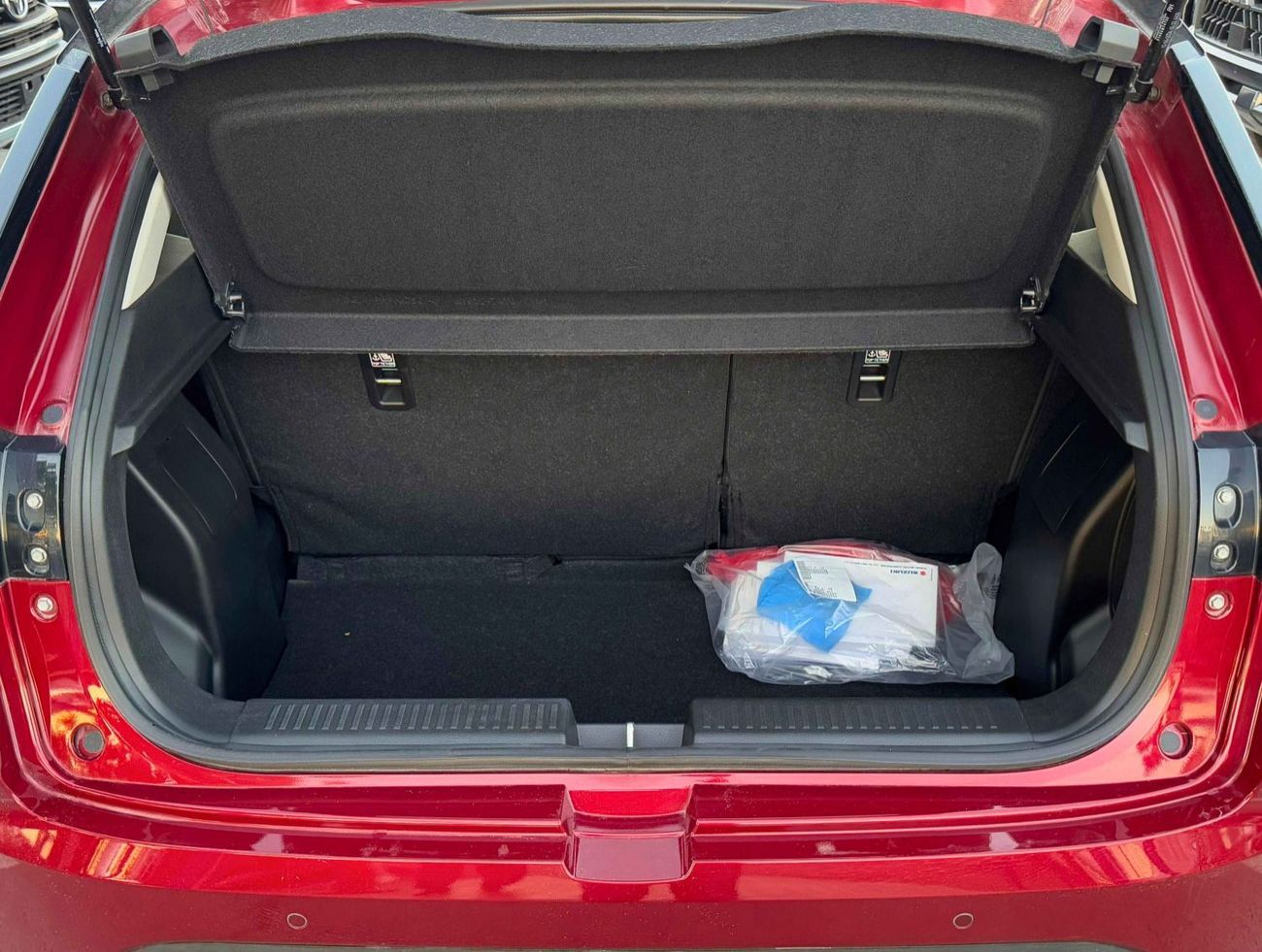 سوزوكي فرونكس GLX/DUAL TONE / 1.5L V4 HYBRID / DVD WITH 360* CAMERAS / AUTO A/C (CODE #  69011)