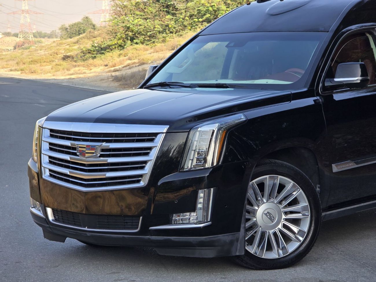 Cadillac Escalade ESV Platinum 6.2L ESCALADE ESV PLATINUM 2018 GCC VIP SEATS // TV // LOW MILEAGE // PERFECT CONDITION