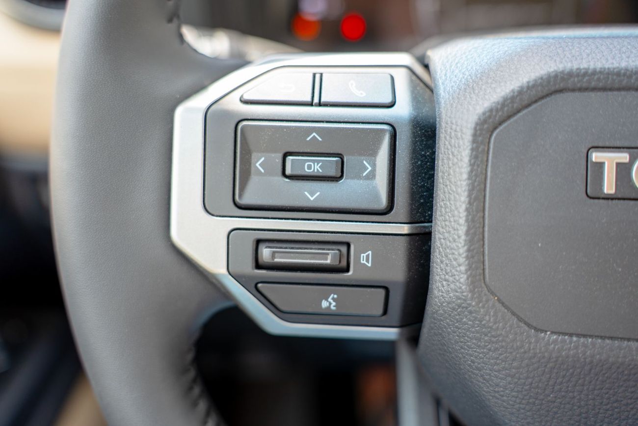 تويوتا برادو Toyota Prado 2024 2.4L Petrol 7 Seats