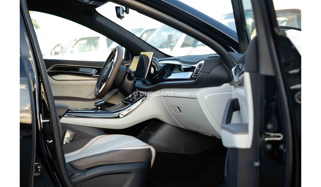 BYD QIN PLUS 2023 BYD Qin Plus Sedan - Black Inside Brown & Cream