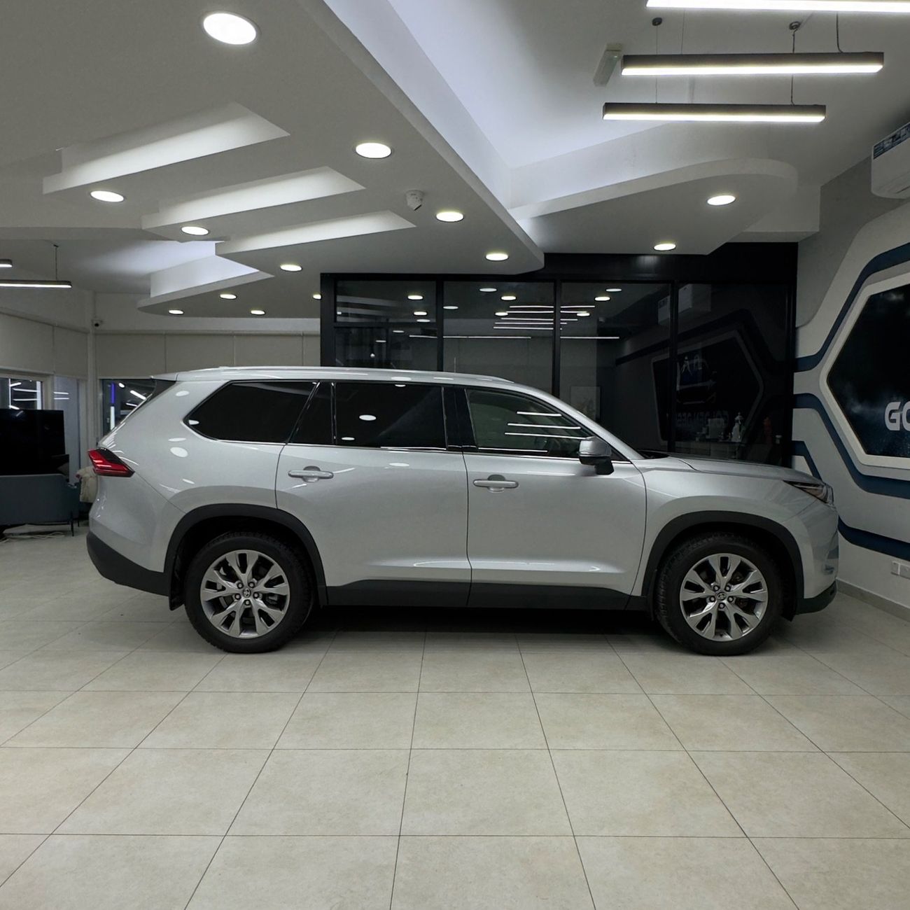 تويوتا جراند هايلاندر Limited