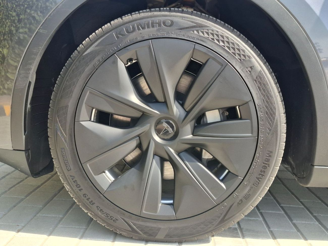 تسلا موديل Y Performance (AWD)