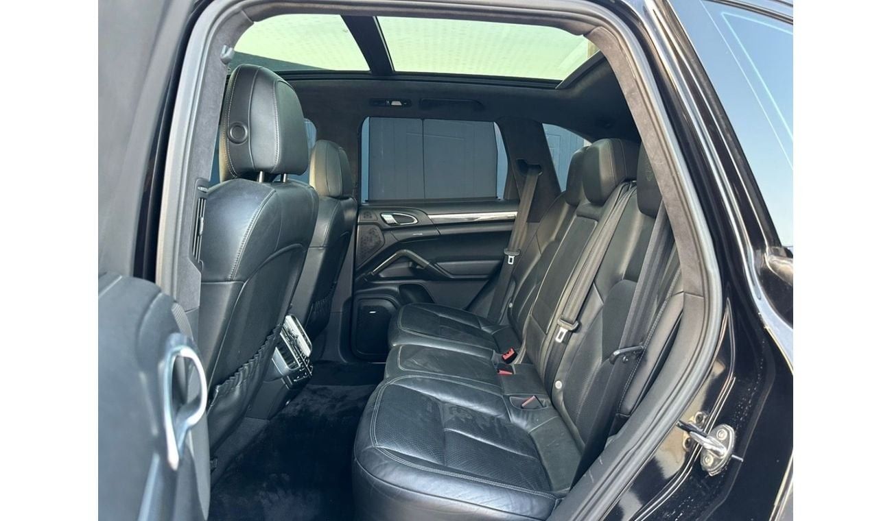 Porsche Cayenne Turbo 4.8L (500 HP) Turbo 4.8L V8 (500 HP) | 2011 | GCC Specs | First Owner | Low Mileage | Perfect