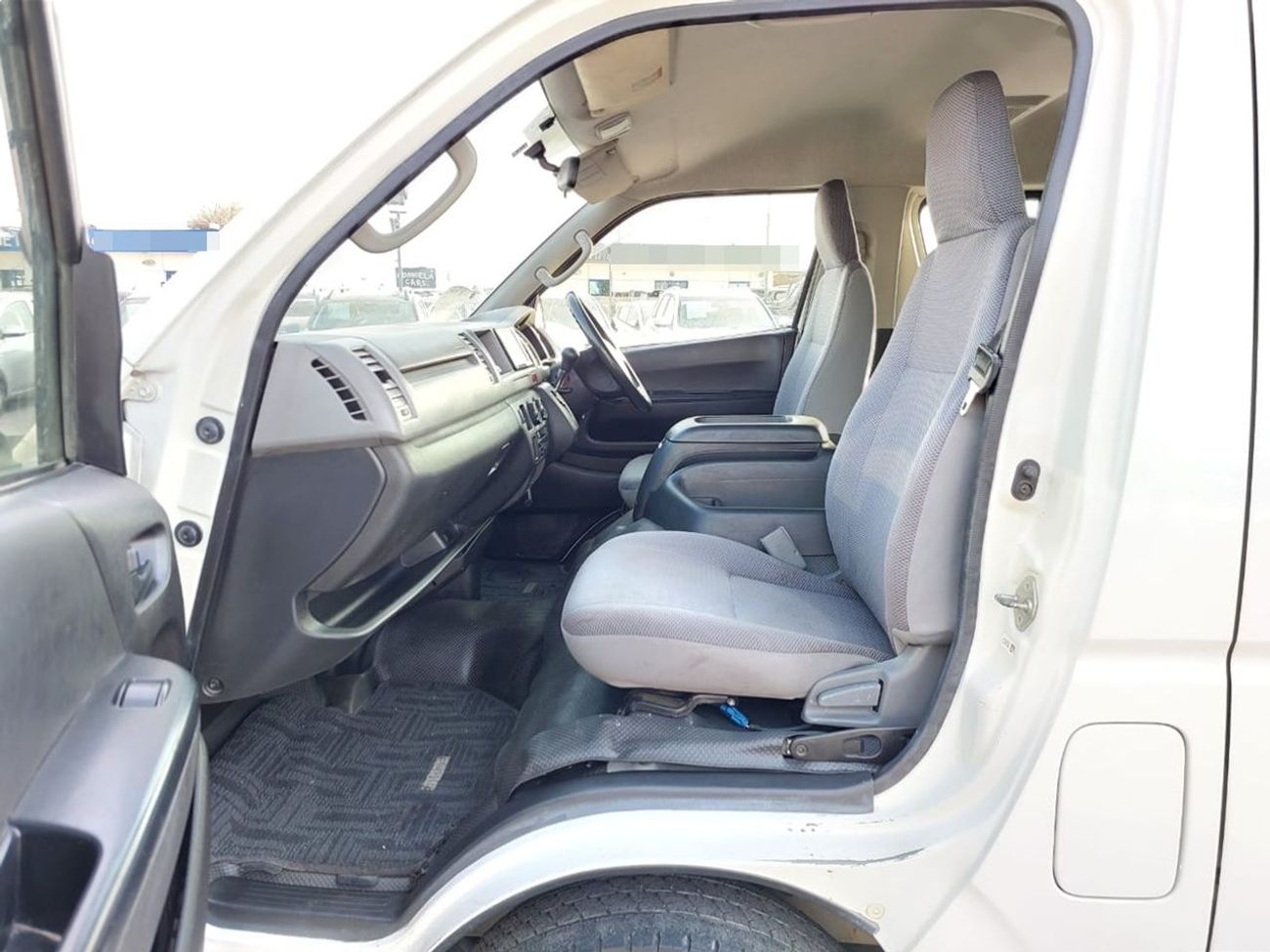 تويوتا هاياس TOYOTA HIACE WAGON VAN 2011 RHD 2.7 L PETROL AUTOMATIC (PM23267)
