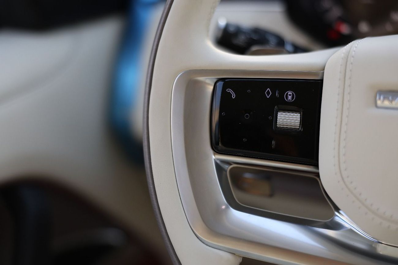 Land Rover Range Rover Autobiography P530 4.4L RANGE ROVER VOUAG autobiography V8 P530  2025 GOLD white