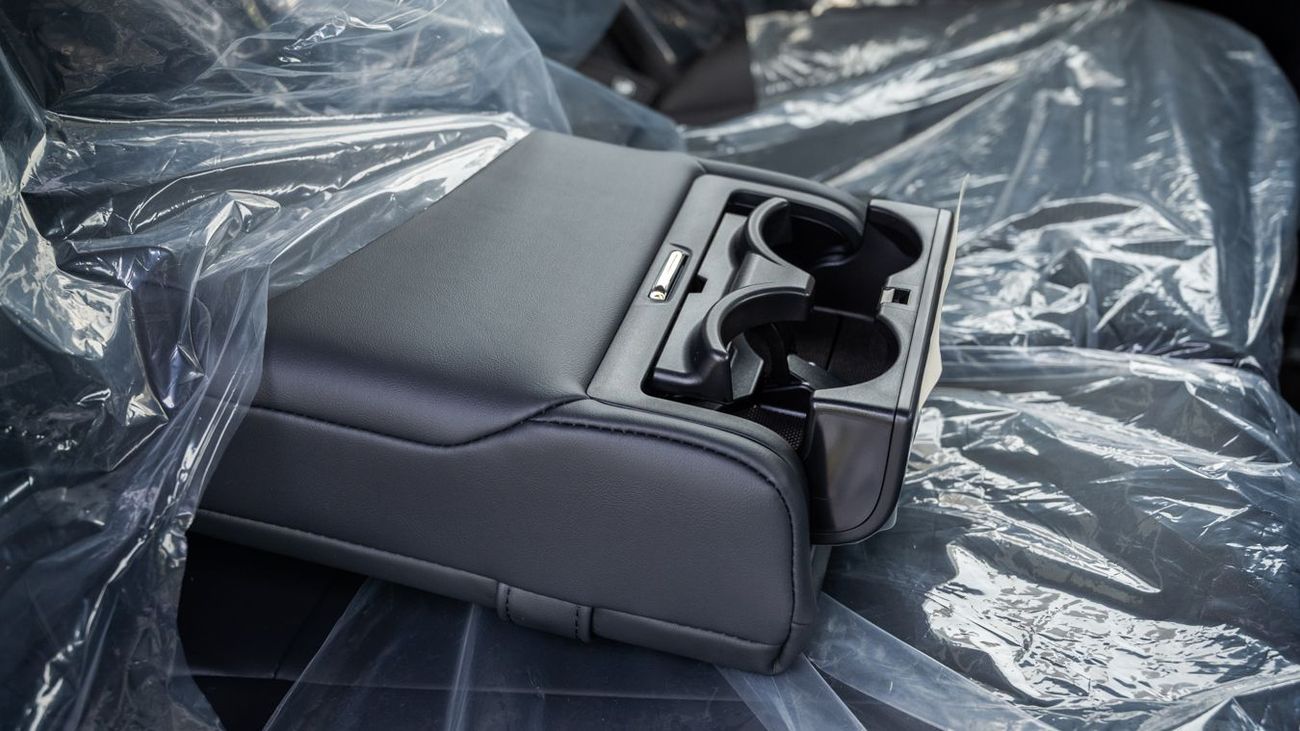 تويوتا لاند كروزر TOYOTA LANDCRUISER 3.3 GXR MID A -2025YM