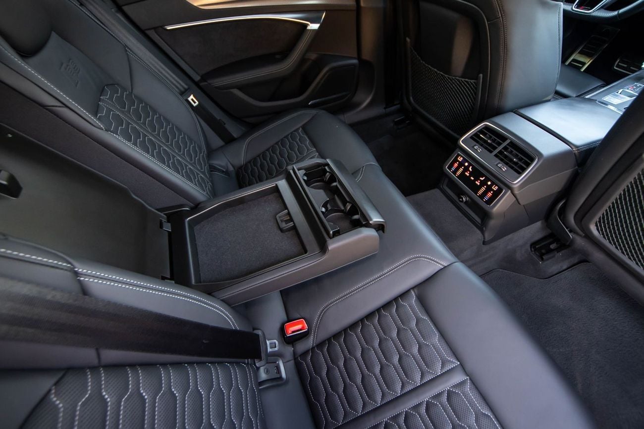 Audi RS6 2024 Audi RS6 Performance with 4.0L twin-turbo V8, 621 hp, 627 lb-ft torque, 8-speed automatic 2024