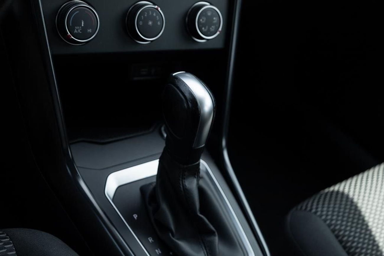 فولكس واجن T ROC Life 1.4L Volkswagen T-Roc 2022 GCC under Warranty with Flexible Down-Payment.