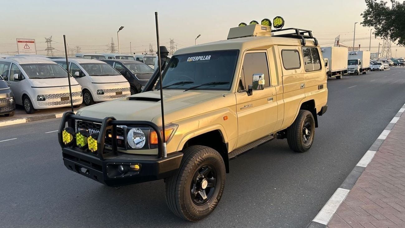 Toyota Land Cruiser 70 LC70 4.5 DIESEL MANUAL V8