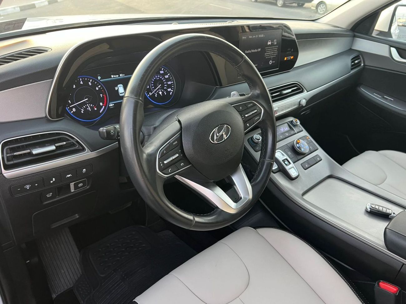 Hyundai Palisade 2021 Hyundai Palisade Sel - 3.8L V6 - Auto Trunk - Leather & Electric Seat - Key Engine Start Option