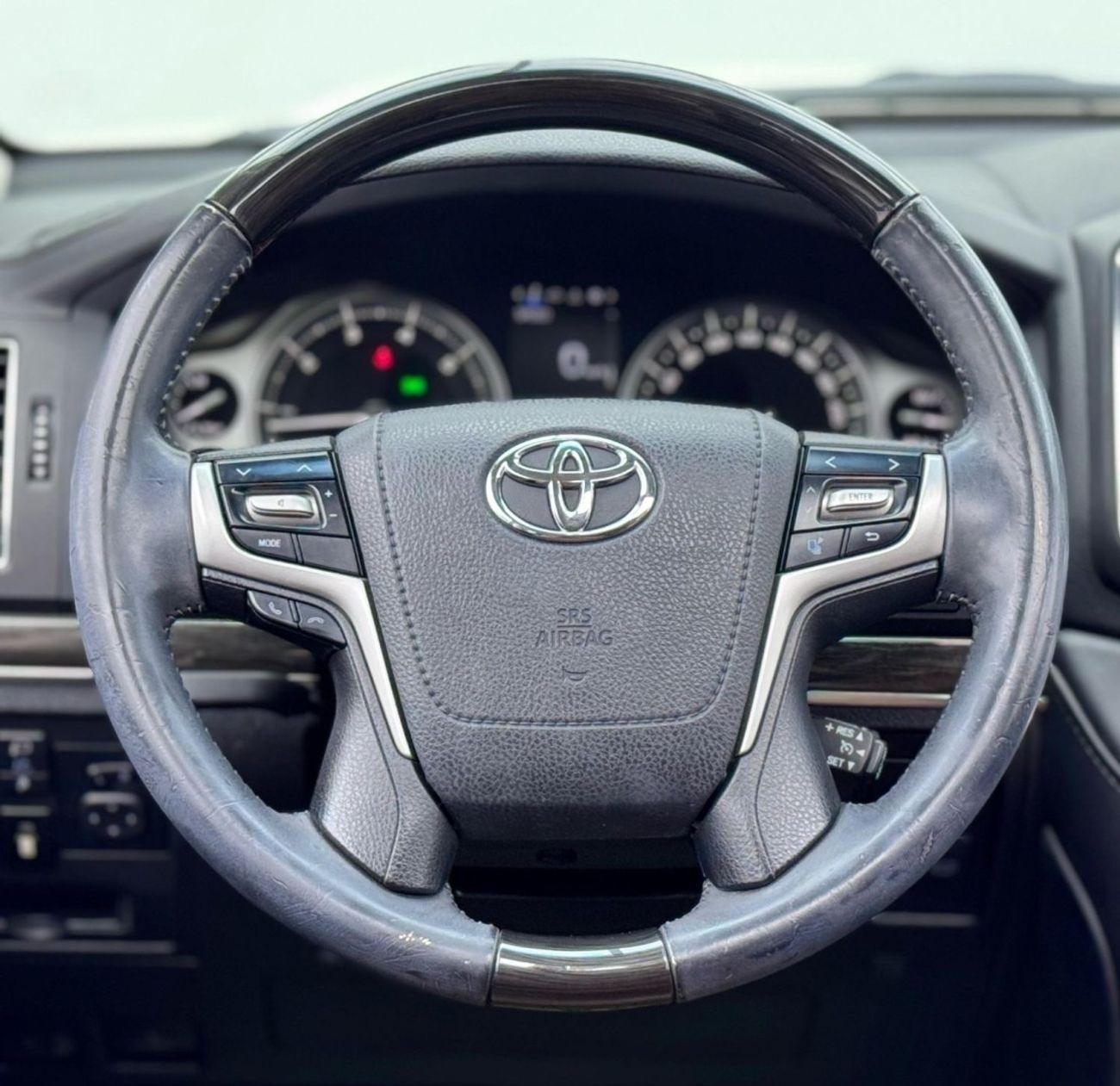 Toyota Land Cruiser GXR GT 4.0L 2020 Toyota Land Cruiser GXR Grand Touring, Warranty, Full Toyota Service History, 7 Sea